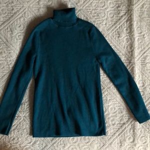 Turtle neck shirt